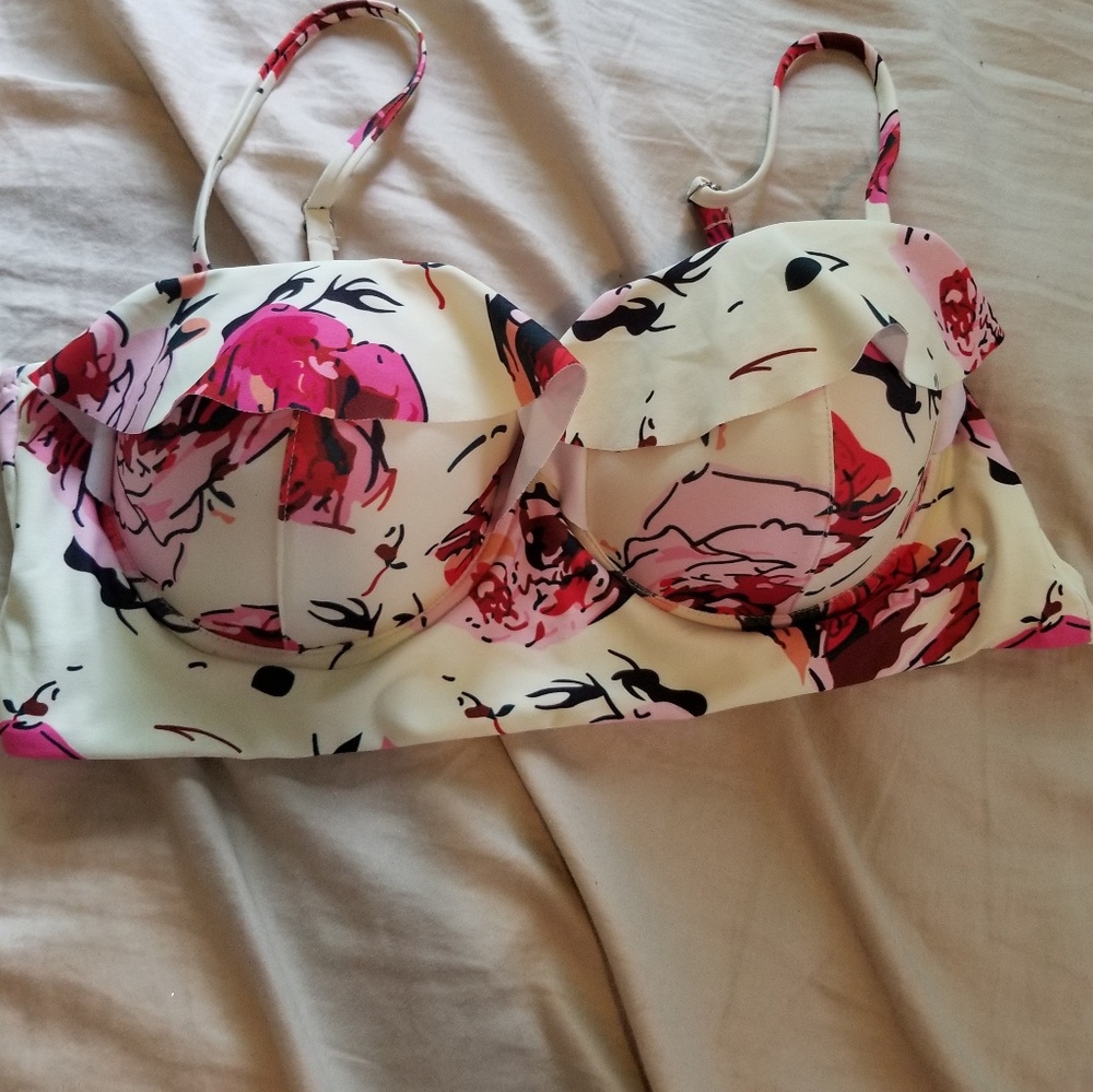 Pin up swim top